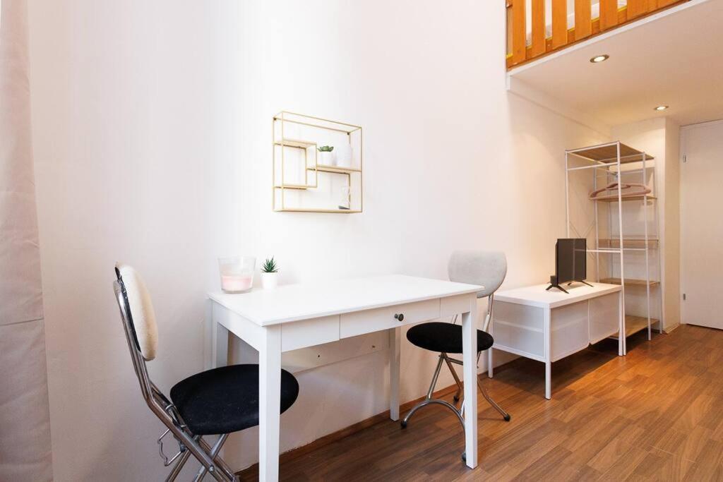 Urban Capsule Apartment - Near Mariahilfer Strasse Viena Exterior foto